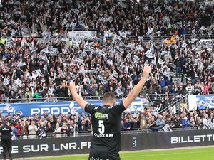C’est tout un peuple qui a pu exulté au coup de sifflet final ! Les Corréziens de Jan Uys ont préservé leur invincibilité à domicile et sont en finale de Pro D2. Photo Diarmid Courrèges