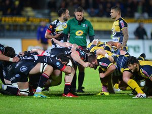Mêlée entre Albi et Rouen lors du match aller des demi-finales