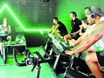 Les Montalbanais suent sang et eau sur des Wattbikes au sein d’une salle de fitness. Si la reprise se veut ludique, elle n’en est pas moins studieuse. Le 10 juillet, les joueurs auront accompli quatre semaines pleines de travail physique. Ils pourront alors goûter à dix jours de repos. Avant d’enchaîner sur un bloc de préparation typé rugby.