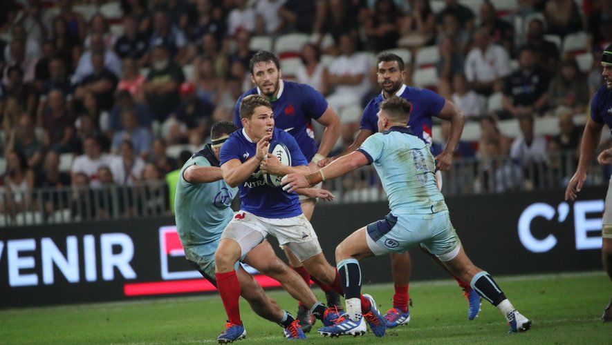 Antoine Dupont (France) contre l'Écosse lors du premier test match remporté par les Bleus