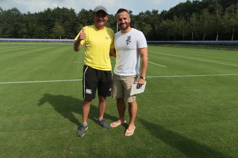Coupe du monde 2019 - Hiroyuki Kajihara, légende du rugby japonais avec Simon Valzer, journaliste Midi Olympique