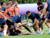 Rabah Slimani (France) lors d'un entraînement des Bleus