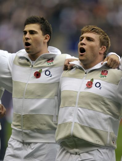 Ben Youngs avec son frère Tom Youngs, lors de l'hymne anglais