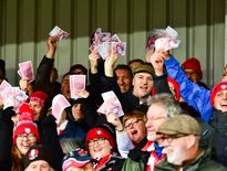Les supporters des autres clubs du championnat, à l’image de ceux de Gloucester, redoublent d’imagination pour montrer leur écœurement envers les Saracens.
