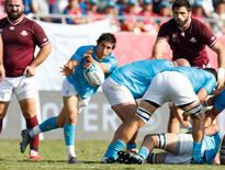 Ça va bouger au poste de demi de mêlée à Castres : l’international uruguayen Santiago Arata devrait remplacer Ludovic Radosavljevic en juin prochain. Photos Icon Sport