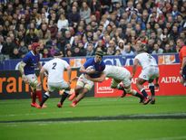 Grégory Alldritt a été élu homme du match. Le troisième ligne rochelais a fait preuve d’une activité incroyable. Virimi Vakatawa a été, lui, plutôt discret.Photos Midi Olympique Patrick Derewiany