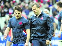 Fabien Galthié ici au côté d'Antoine Dupont avant le match face à l'Italie, ne laisse rien au hasard dans la préparation de match.