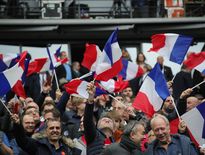 Le Stade de France a fait le plein pour accueillir des supporters ravis d’assister au renouveau de l’équipe de France. Photo M. O. - Patrick Derewiany
