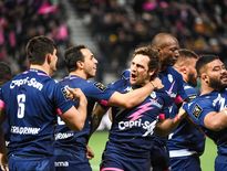 Nicolas Sanchez et ses partenaires célébrant, avec rage, l’essai de la victoire.