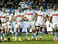 Les joueurs de Pau dépités après la défaite contre Castres