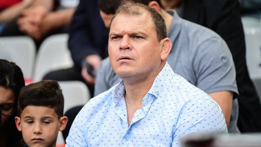 Au chevet du XV du Chardon depuis le début du Tournoi des 6 Nations, Pieter de Villiers retrouvera son ancien compagnon de mêlée, Raphaël Ibanez. 