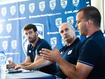Xavier Garbajosa, le manager sportif, Philippe Saint-André, le directeur du rugby et Joan Caudullo, directeur du centre de formation, lors de la conférence de presse de présentation du nouveau staff fin juin.