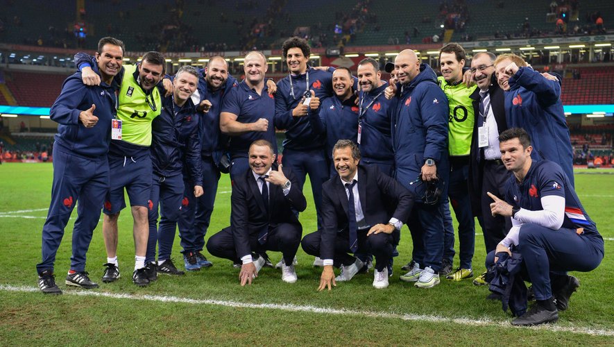 The France coaching and background staff (including France head coach Fabien GALTHIE, France general manager Raphael IBANEZ, France lineout coach Karim GHEZAL, France forwards coach William SERVAT, France attack coach Laurent LABIT and France performance director Thibault GIROUD) celebrate following the Six Nations match between Wales and France on February 22, 2020 in Cardiff, United Kingdom. (Photo by Dave Winter/Icon Sport) - Fabien GALTHIE - Karim GHEZAL - Thibault GIROUD - William SERVAT - Raphael IBANEZ - Laurent LABIT - Millennium Stadium - Cardiff (Pays de Galles)