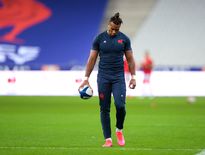 Thomas forfait, Jalibert appelé
