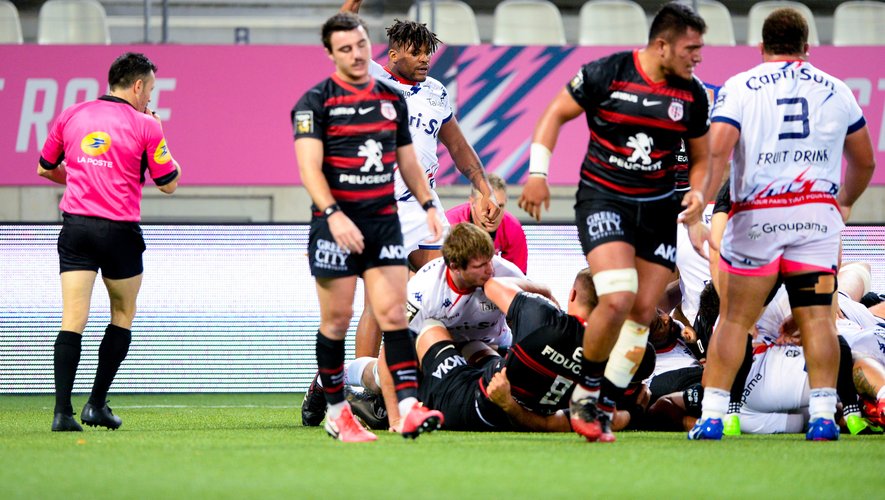 Paul GABRILLAGUES of Stade Francais scores his try during the Top 14 match between Stade Francais and Toulouse at Stade Jean Bouin on November 1, 2020 in Paris, France. (Photo by Sandra Ruhaut/Icon Sport) - Stade Jean Bouin - Paris (France)