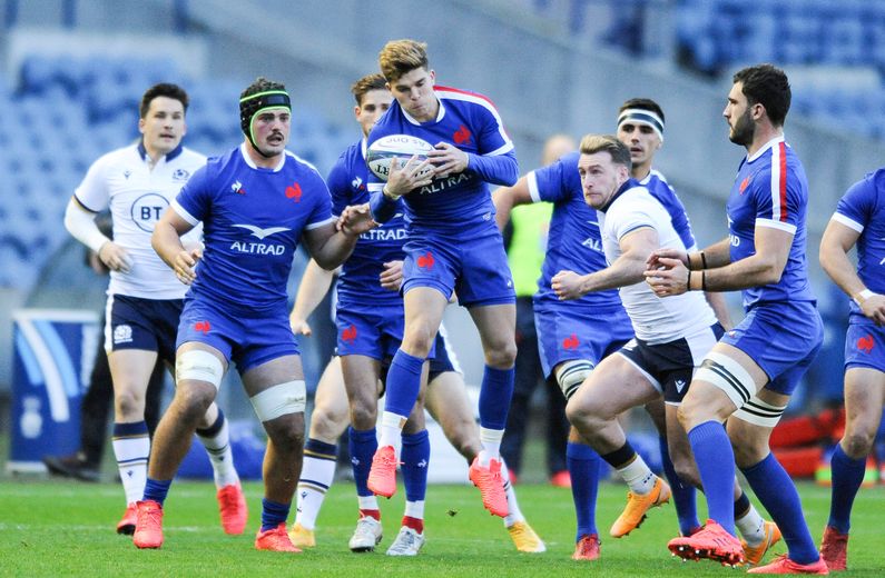 Matthieu Jalibert, très bon dans le Tournoi des 6 Nations, est peut-être devenu numéro 1 aux yeux du sélectionneur Fabien Galthié. Sera-t-il le meilleur à Ernest Wallon ?