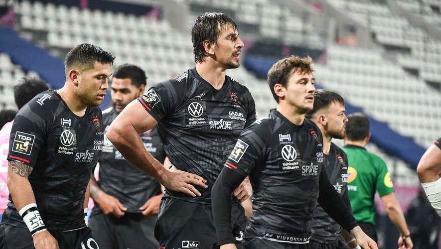 Eben ETZEBETH of Toulon and Baptiste SERIN of Toulon dejected during the Top 14 match between Stade Francais and RC Toulon at Stade Jean Bouin on December 6, 2020 in Paris, France. (Photo by Anthony Dibon/Icon Sport) - Baptiste SERIN - Eben ETZEBETH - Stade Jean Bouin - Paris (France)