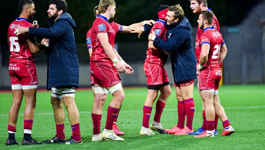 Team of Beziers celebrates the victory   during the Pro D2 match between Beziers and Montauban at Stade de la MediterranÃ©e on November 18, 2020 in Beziers, France. (Photo by Alexandre Dimou/Icon Sport) - --- - Stade de la Mediterranee - BÃ©ziers (France)