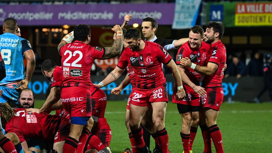 Team of Lyon celebrates the victory  during the Top 14 match between Montpellier and Lyon at GGL Stadium on January 23, 2021 in Montpellier, France. (Photo by Alexandre Dimou/Icon Sport) - --- - Altrad Stadium - Montpellier (France)