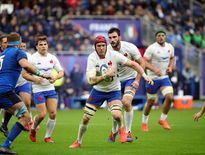 Après avoir séduit le public français en 2020, les Bleus de Bernard Le Roux, Charles Ollivon et Antoine Dupont doivent confirmer cette année. L’an II du projet Galthié démarre en Italie ce samedi.