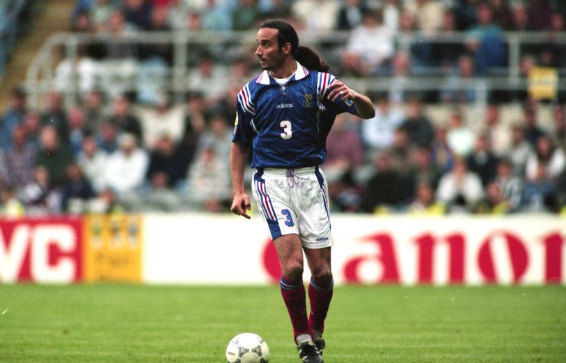 Eric Di Meco sous le maillot des Bleus contre la Roumanie