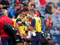 Tel un général blessé sur le champ de bataille, Alun-Wyn Jones a tenu à sortir debout, tête haute. Sa carrière avec les Lions s’est terminée à Murrayfield.