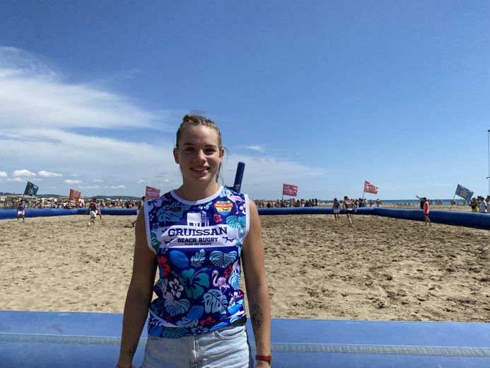 Marine Ménager, ailière du XV de France Féminin est la marraine de cette édition 2021 de la Beach Rugby, aux côtés de sa sœur Romane Ménager.