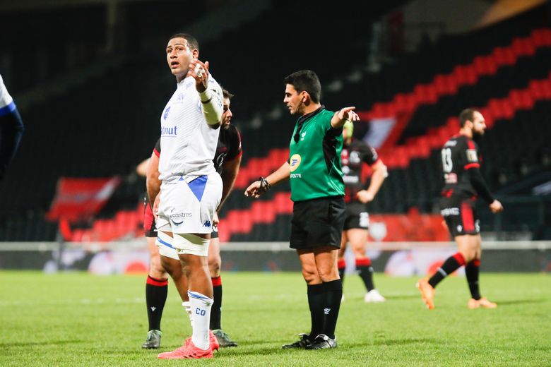 Selon Mathieu Babillot, le micro-arbitre oblige les joueurs à faire attention à la manière dont ils s'expriment.