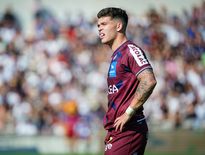 Matthieu Jalibert va porter le maillot bleu chez lui, à Bordeaux.