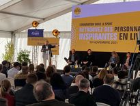 Patrice Bégay devant le public réuni en nombre.