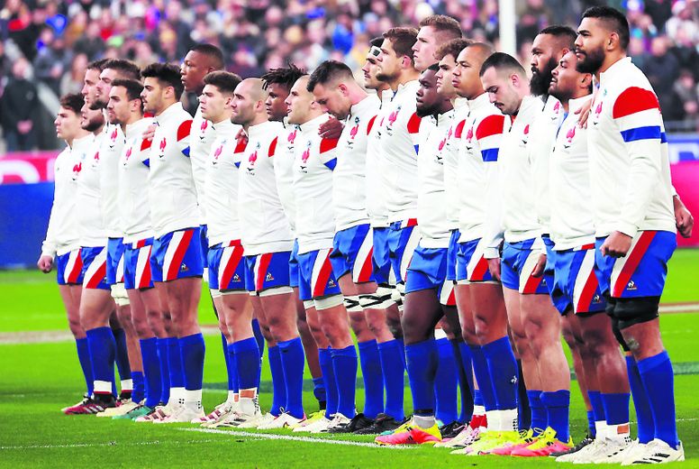 La France, en pleine reconstruction, à la faveur d’une victoire homérique contre les All Blacks, se hisse sur la troisième marche.