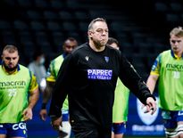 Le coach de l'ASM Jono Gibbes, était en colère après le match face au Racing. La raison? Entre autres la décision de ses joueurs de taper en touche sur la sirène, conservant le point de bonus défensif, au lieu de poursuivre l'action pour tenter de remporter ce match.
