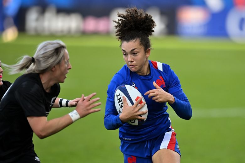 Caroline Drouin, demi d’ouverture du XV de France Féminin.