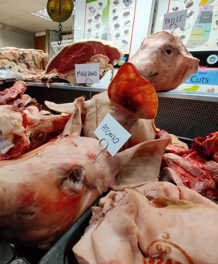 Dans une boucherie du Cardiff Market le jour du match.