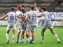 En arrachant la victoire à Béziers, les Bressans, ici heureux à la fin de la rencontre, peuvent encore rêver au maintien.