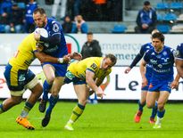 Top 14 - Castres étant sous pression, Julien Dumora espère que son équipe progresse dans son jeu avant d'aborder la phase finale.