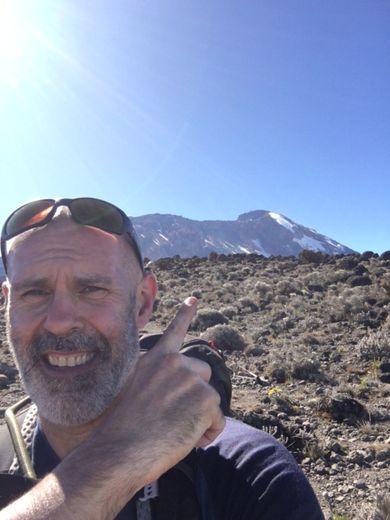 Le Kilimandjaro, sommet humain de David Berty