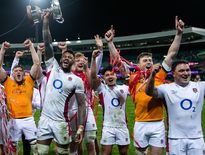 Au coude à coude avant le match ce sont les Anglais qui remportent la tournée malgré le bon retour des Australiens à la fin du match.
