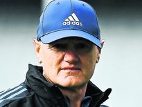 « Sélectionneur indépendant » des All Blacks depuis quelques semaines, Joe Schmidt prend de plus en plus de place…