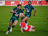 La Rochelle fait partie de ces clubs qui ont beaucoup misé sur des joueurs français, comme l’ancien Palois Antoine Hastoy (photo de gauche). Les "stars" du Sud, quant à elles, déçoivent de plus en plus en Top 14 à l’image de Ngani Laumape, libéré par le Stade français seulement un an après son arrivée dans la capitale...