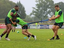 Après des entraînements délocalisés comme ici à Oloron-Sainte-Marie fin juillet, les Palois vont jouer leur premier match de préparation à Saint-Lary-Soulan ce soir face au Biarritz olympique.