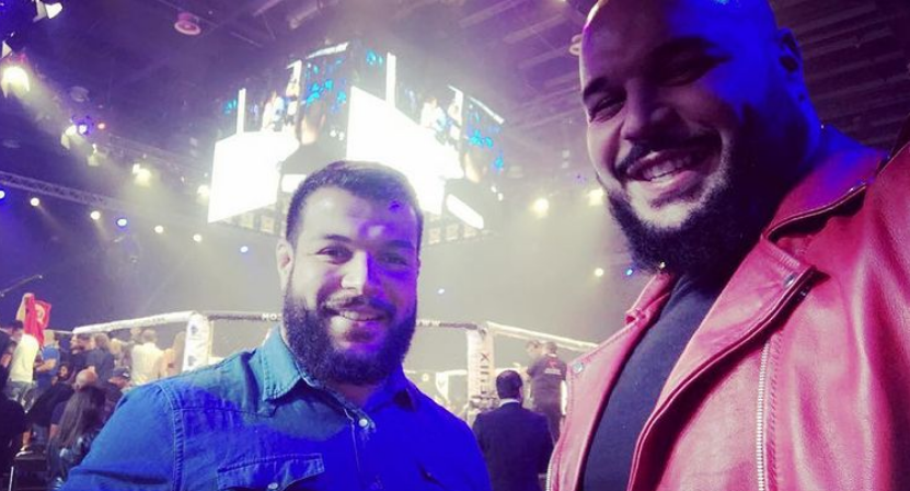 Sur celle de droite, Rabah Slimani et son frère cadet Chérif assistant à leur premier soirée de Mixed Martial Arts en décembre 2017.