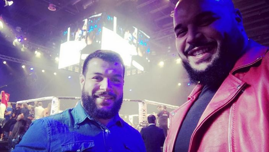 Sur celle de droite, Rabah Slimani et son frère cadet Chérif assistant à leur premier soirée de Mixed Martial Arts en décembre 2017.