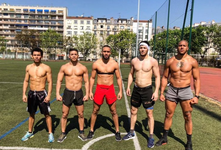 Le combattant Samy Si Ahmed (deuxième en partant de la gauche) peaufinant sa condition physique au contact des figures de proue du MMA Factory dont Ciryl Gane et Nassourdine Imavov (respectivement premier et deuxième en partant de la droite).