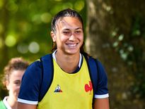 C’est un fan-club qui encouragera la troisième ligne aile Manae Feleu à Futuna pour sa première titularisation avec les Bleues.