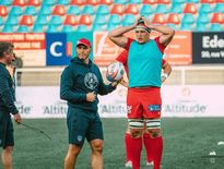 Depuis plusieurs saisons déjà, Roméo Gontinéac et ses hommes composent avec les moyens du bord. Exemple ici, avec un entraînement à Baradel sur un terrain partagé avec le club de football de la ville.