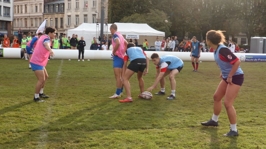 Jeudi en fin de journée, les étudiants lillois se sont défiés lors du tournoi de rugby à toucher.