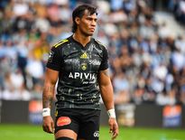 Ulupano SEUTENI (La Rochelle), face à Bayonne.