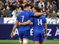 Charles Ollivon et Damian Penaud, face à l'Australie.