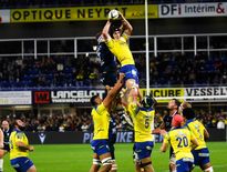 Minés par une dernière défaite à domicile contre Bayonne, Clermont doit très vite réagir sur la pelouse du Racing. Un défi colossal mais nécessaire pour retrouver le peloton de tête.